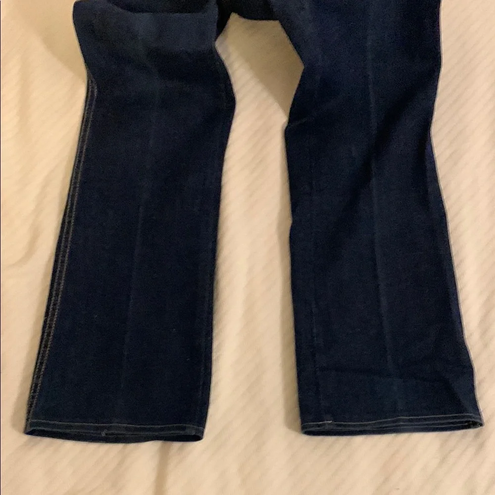 Jesse Jeans in Dark Blue - Picture 4 of 5